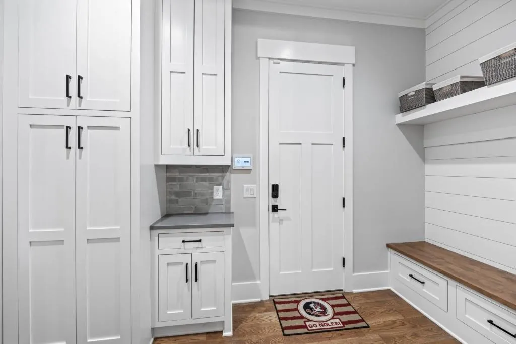 Toccoa, Georgia 30577, United States, 6 Bedrooms Bedrooms, ,5 BathroomsBathrooms,Residential,Pending,68698