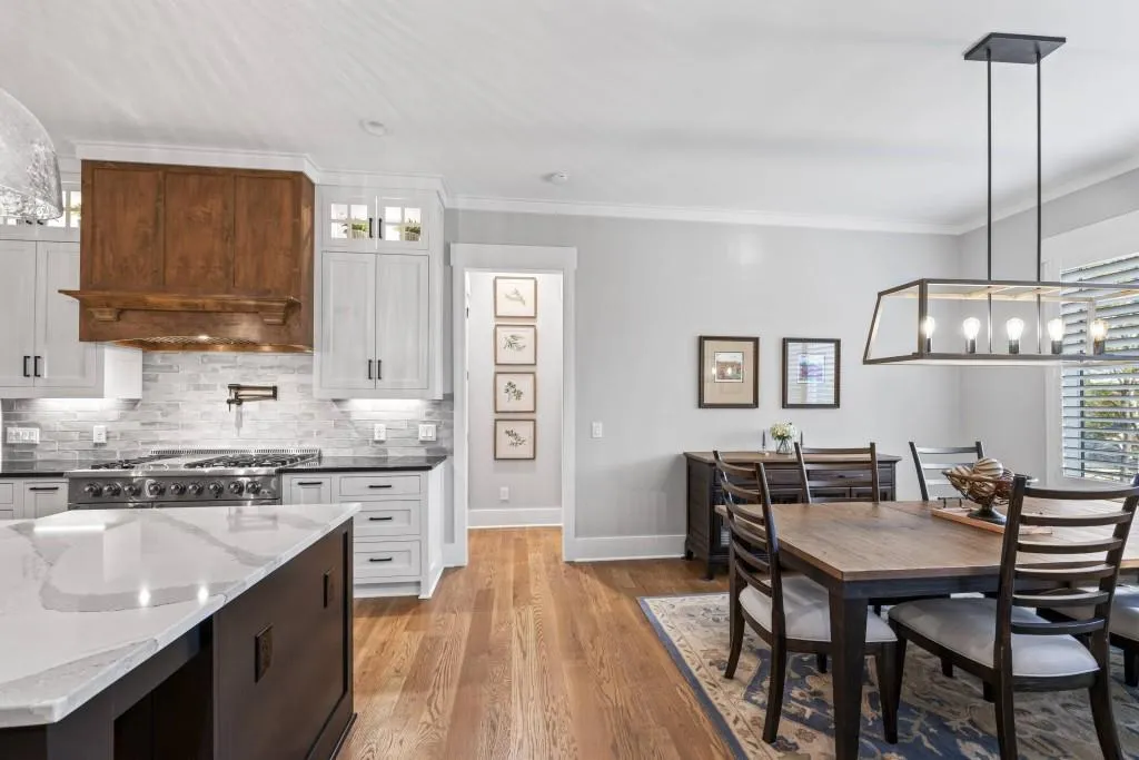 Toccoa, Georgia 30577, United States, 6 Bedrooms Bedrooms, ,5 BathroomsBathrooms,Residential,Pending,68698