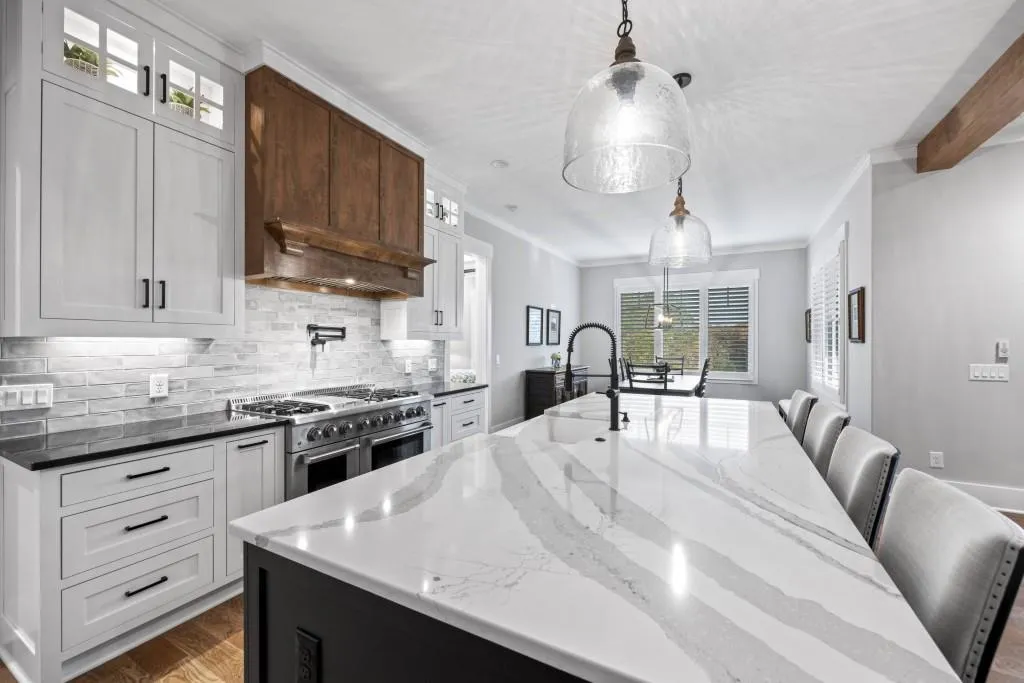 Toccoa, Georgia 30577, United States, 6 Bedrooms Bedrooms, ,5 BathroomsBathrooms,Residential,Pending,68698