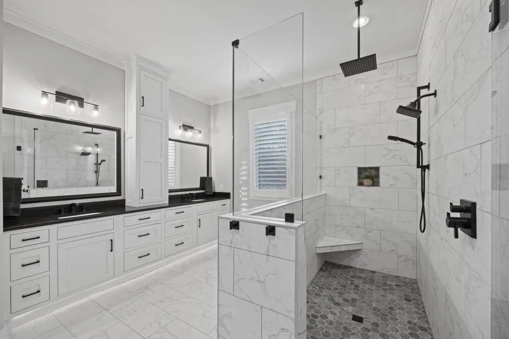 Toccoa, Georgia 30577, United States, 6 Bedrooms Bedrooms, ,5 BathroomsBathrooms,Residential,Pending,68698