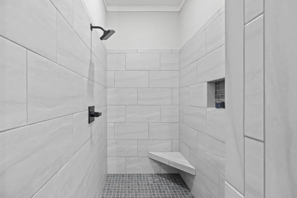 Toccoa, Georgia 30577, United States, 6 Bedrooms Bedrooms, ,5 BathroomsBathrooms,Residential,Pending,68698