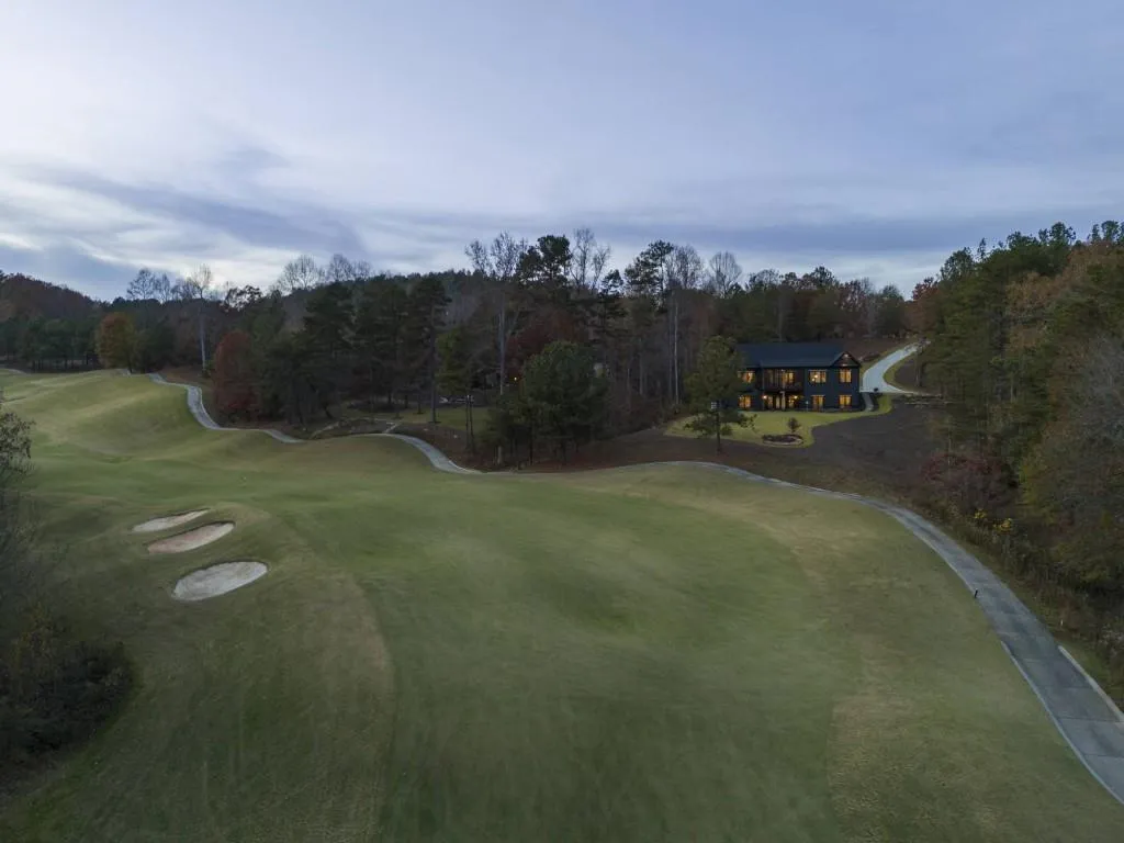 Toccoa, Georgia 30577, United States, 6 Bedrooms Bedrooms, ,5 BathroomsBathrooms,Residential,Pending,68698