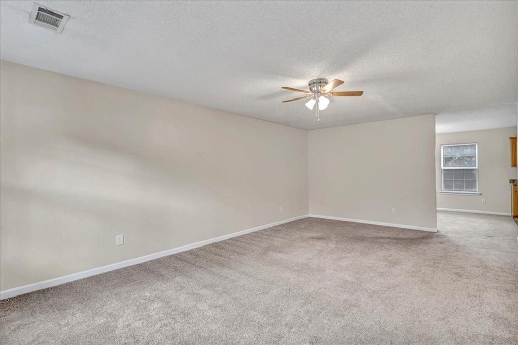 6130 Hickory Lane Drive, Union City, Georgia image 3