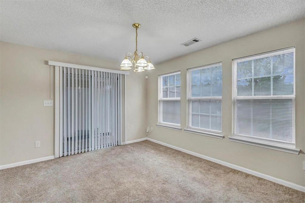 6130 Hickory Lane Drive, Union City, Georgia image 7