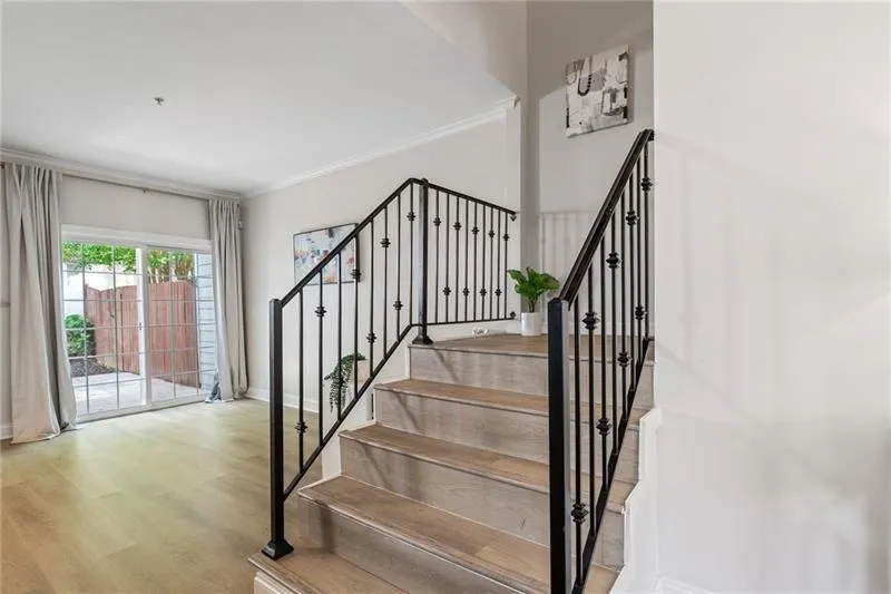 Alpharetta, Georgia 30004, United States, 2 Bedrooms Bedrooms, ,3 BathroomsBathrooms,Residential,Pending,146132