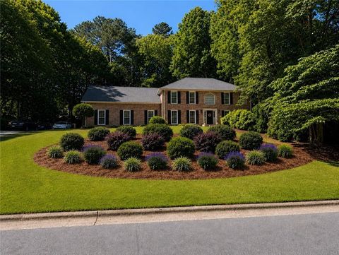 Homes For Sale - 890 Ferncroft Court<br/> Roswell, GA 30075