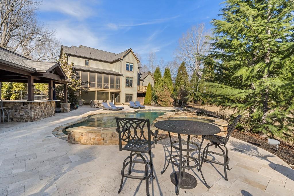 407 Maple Ridge Court