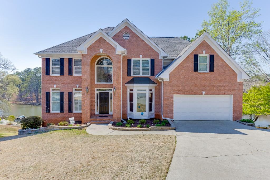 335 Lake Bluff Court, Suwanee, Georgia image 1