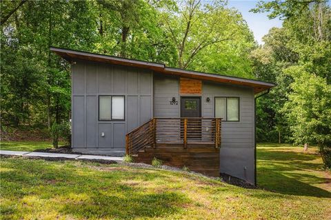Photo of 1092 Hillcrest Drive SE, Atlanta, GA 30316 (MLS # 7761349)