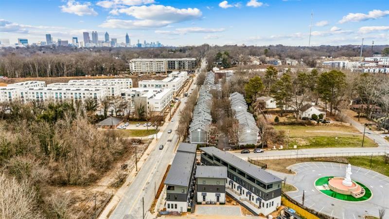 1160 Boulevard SE 14