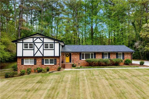 Homes For Sale - 4924 Mountclaire Road<br/> Stone Mountain, GA 30087