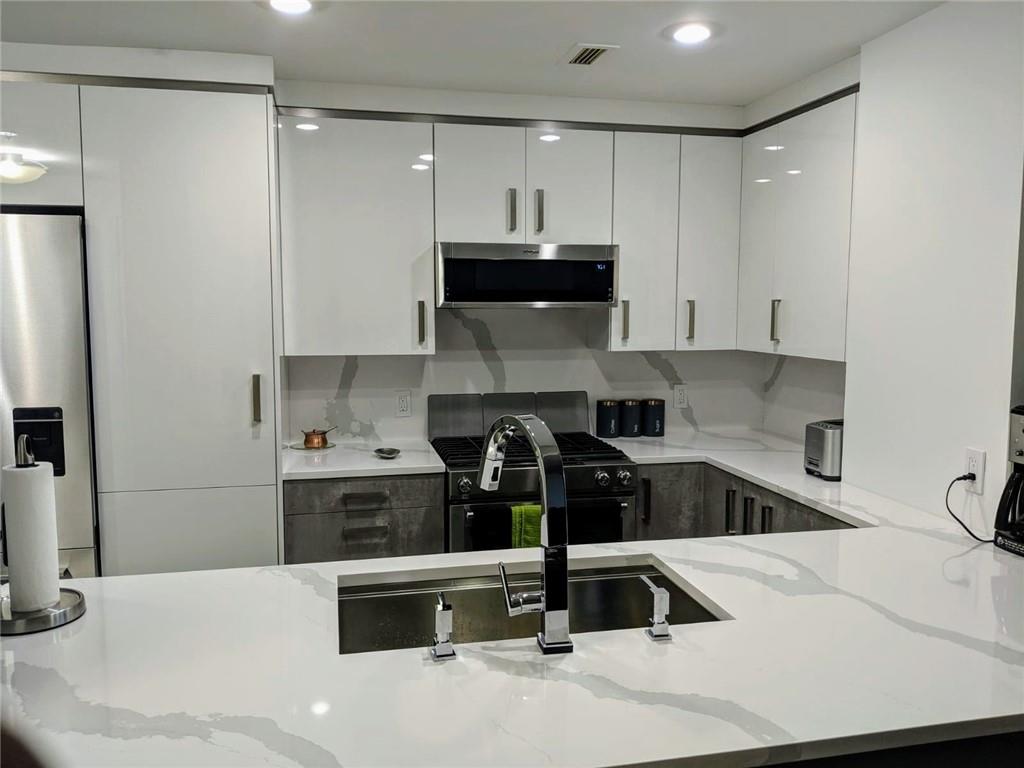 3338 Peachtree Road NE 2505