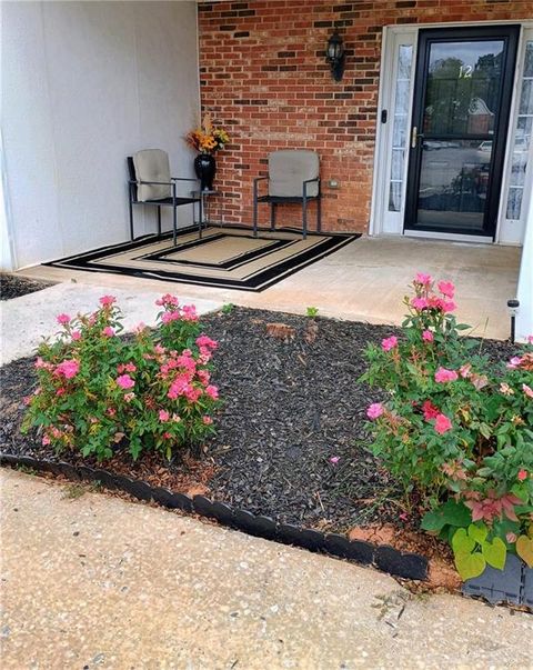 12 Intown Place Fayetteville GA 30214