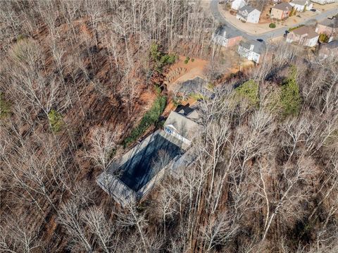 A home in Dacula