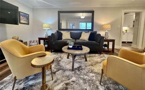 Condo For Sale - 300 W Peachtree Street<br/> Atlanta, GA 30308