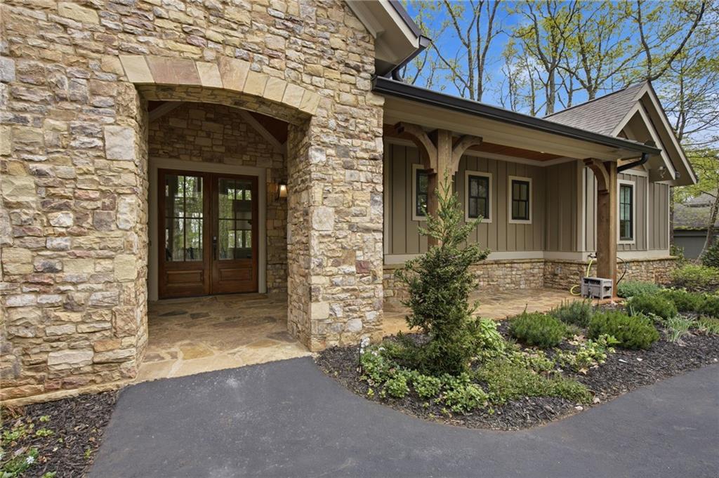 83 Summit Drive W