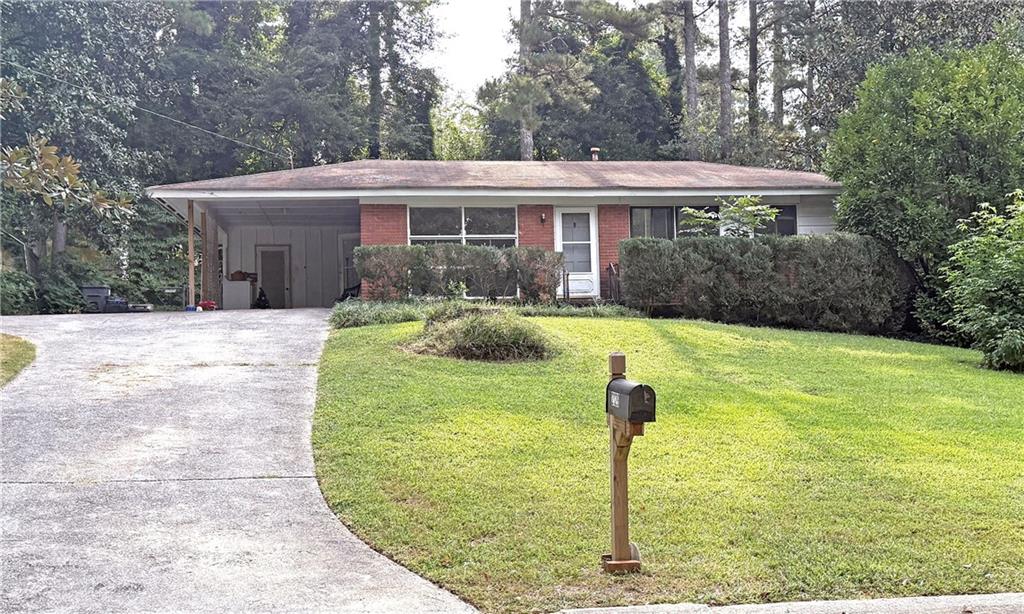 INVESTOR SPECIAL Brick ranch located in Marietta. Three bedrooms, one and one half bath. Living Room and eat in kitchen. Crawl space. Needs a lot of work. Cash only. Nice homes on the street.