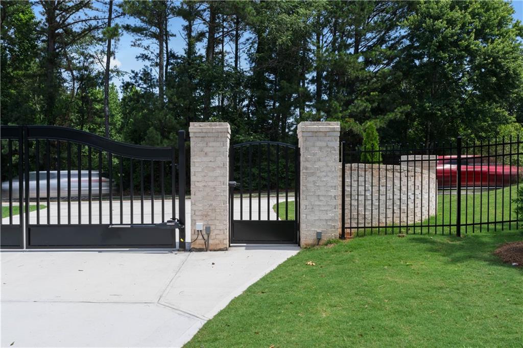 3285 Smithtown Road