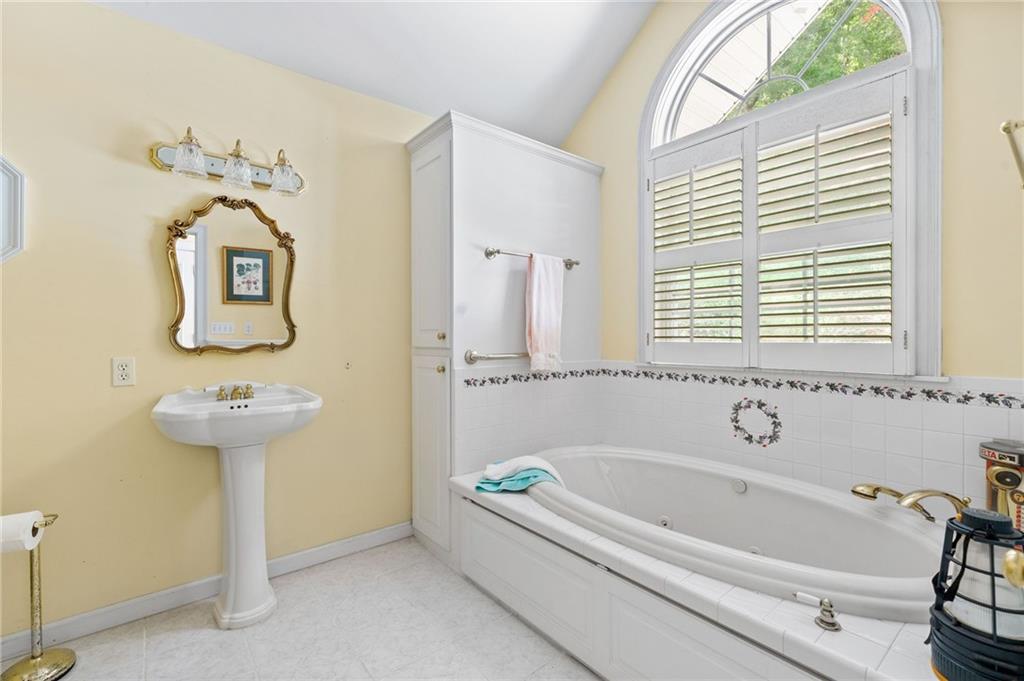 357 Breeze Hill Lane, Canton, Georgia image 34