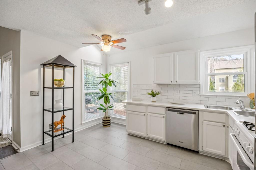302 Roswell Green Lane, Roswell, Georgia image 8