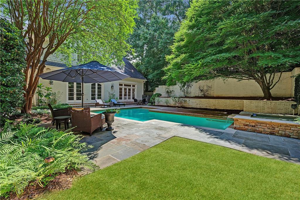 82 Blackland Road NW