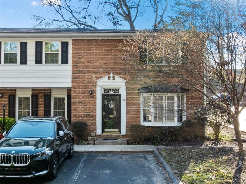 6520 Roswell Road 74