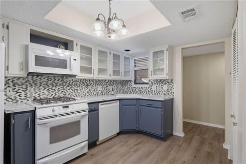Condo For Sale - 2092 Powers Ferry Trace<br/> Marietta, GA 30067