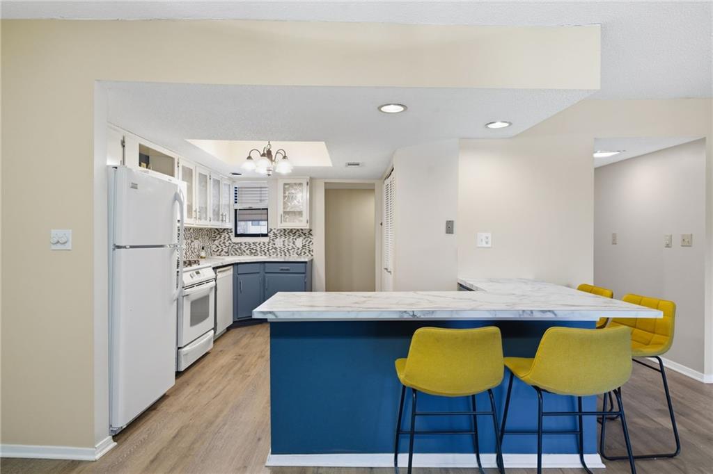 2092 Powers Ferry Trace SE