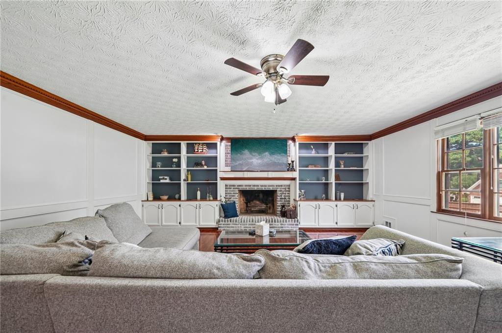 2588 Hickory Cove SW