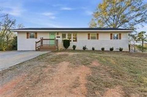 Homes For Sale - 121 Ripley Avenue<br/> Adairsville, GA 30103