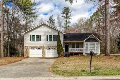 Homes For Sale - 563 Presidential Drive<br/> Dallas, GA 30157