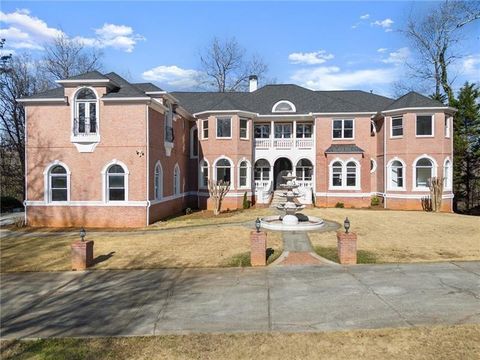 Homes For Sale - 10 Clubb Court<br/> Alpharetta, GA 30005