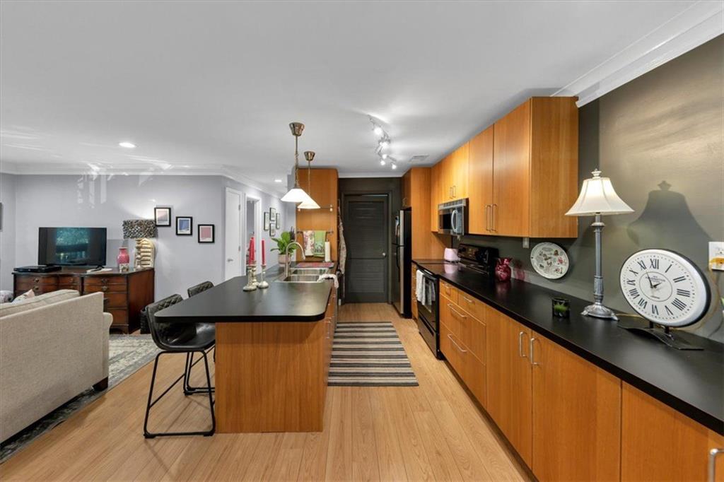 405 TUXWORTH Circle