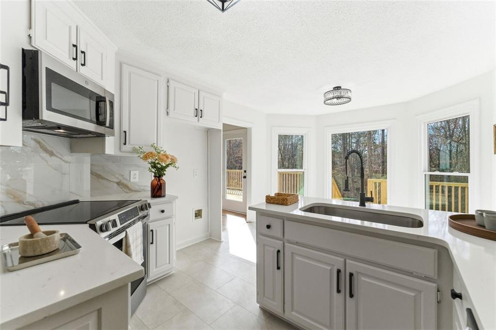 1200 TOM HULSEY Drive