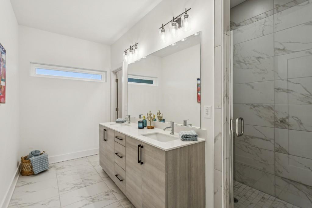 1261 Chelsea Circle NW