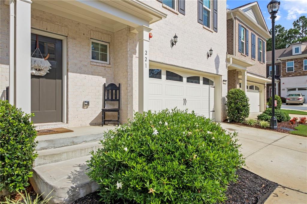 221 Ellis Lane