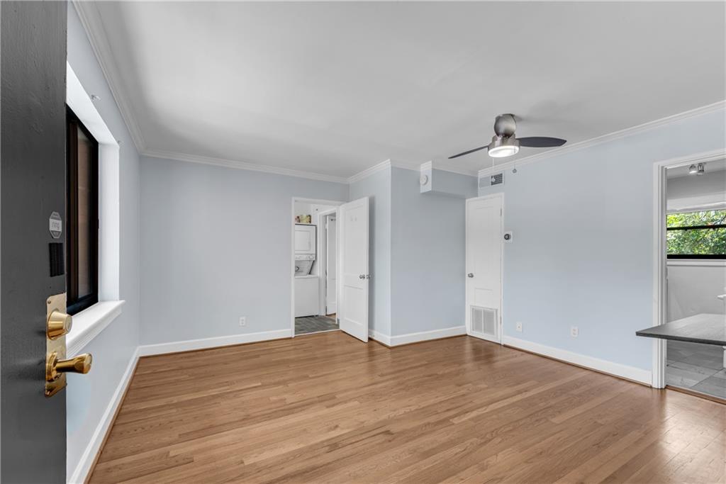 327 3rd Street NE 3