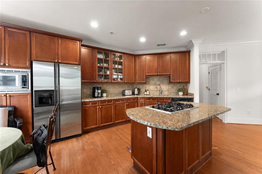 828 Highland Lane NE 2201