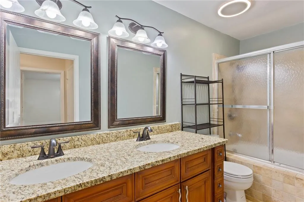 Smyrna, Georgia 30080, United States, 2 Bedrooms Bedrooms, ,1 BathroomBathrooms,Residential,Active,121686