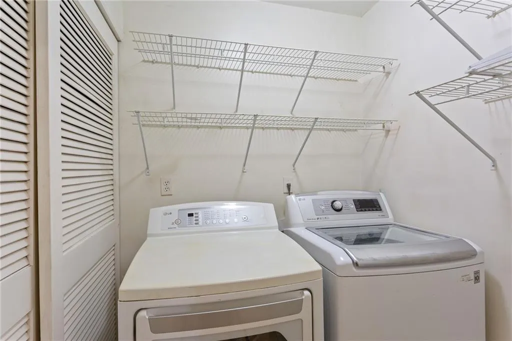 Smyrna, Georgia 30080, United States, 2 Bedrooms Bedrooms, ,1 BathroomBathrooms,Residential,Active,121686