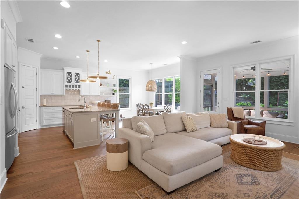 1894 Dyer Circle