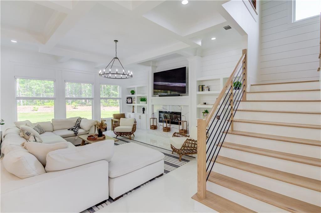 961 Nours Circle