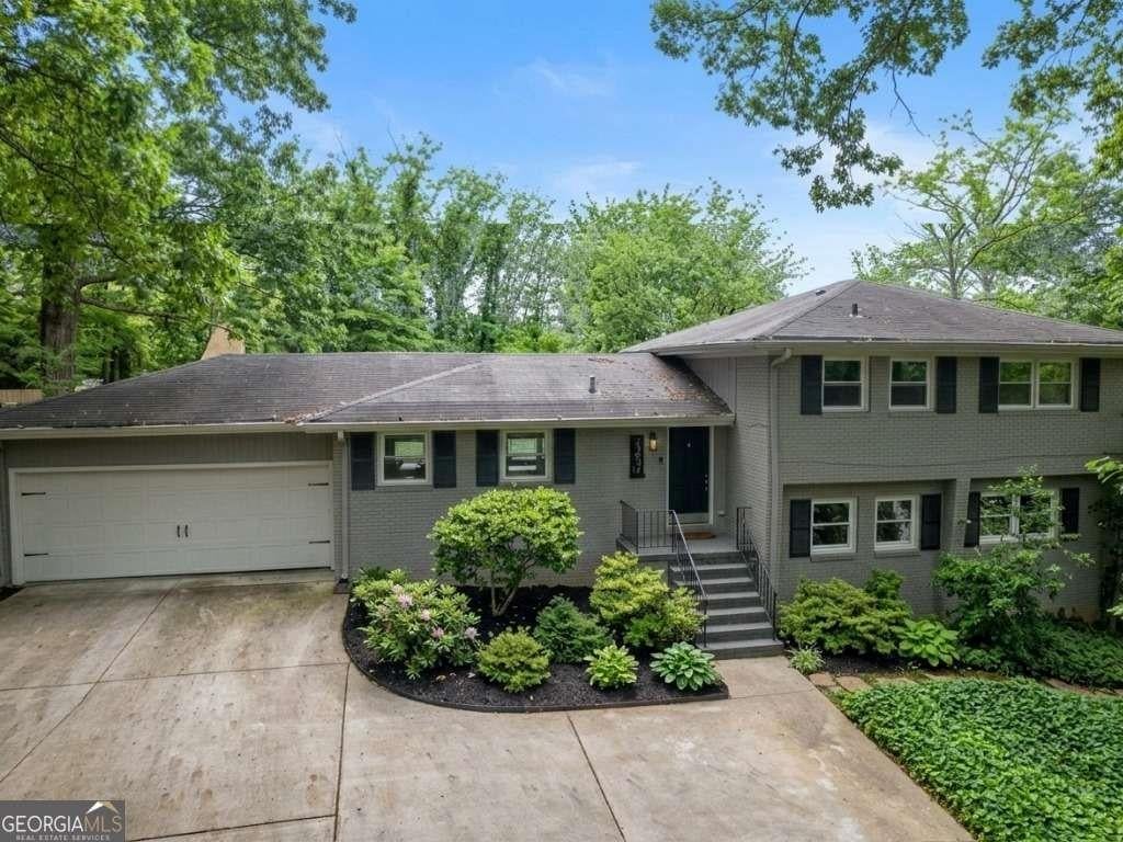 2363 Oakridge Court
