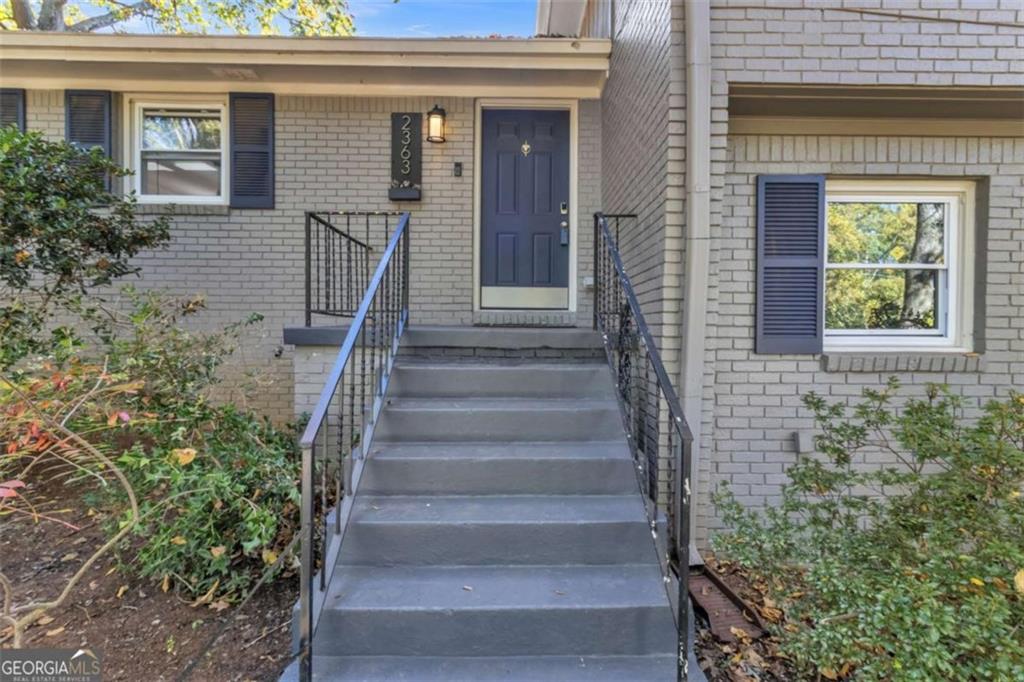 2363 Oakridge Court