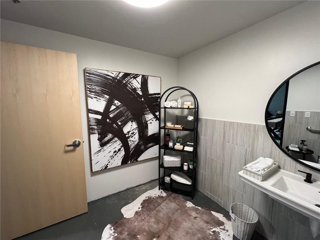 5725 Stables Way 308