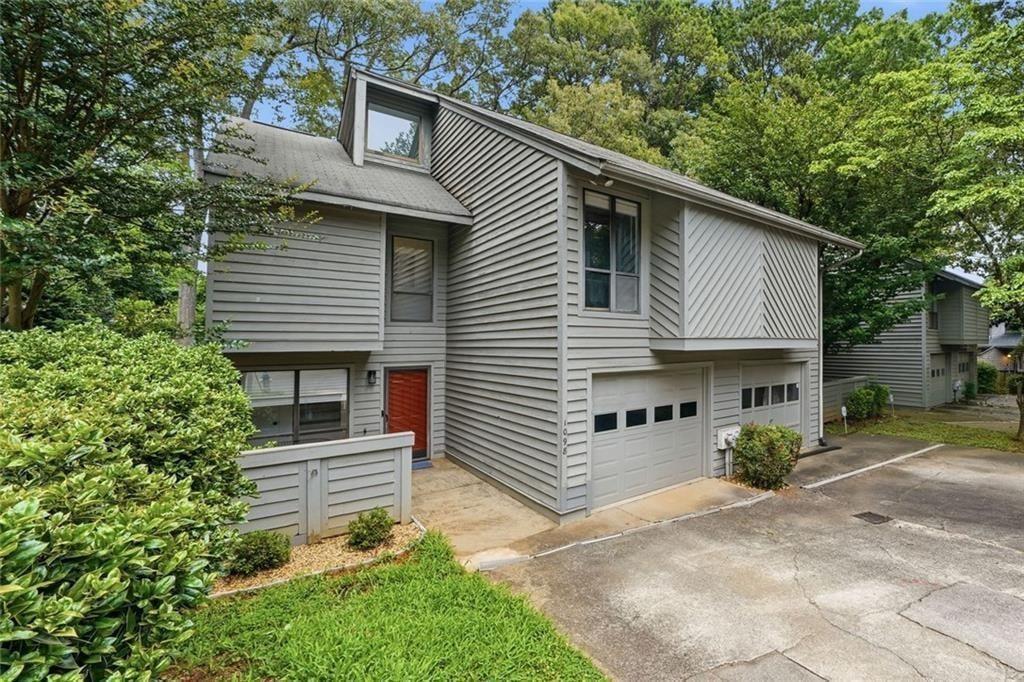 1098 Creatwood Place SE