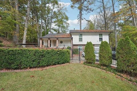 Homes For Sale - 1015 Terramont Drive<br/> Roswell, GA 30076