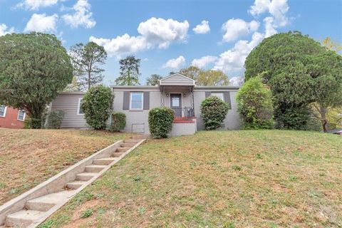 1679 SW LISBON Drive SW Atlanta GA 30310
