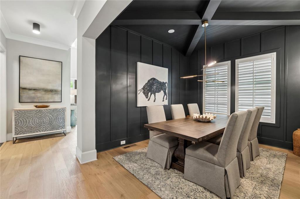 2591 Apple Valley Road NE