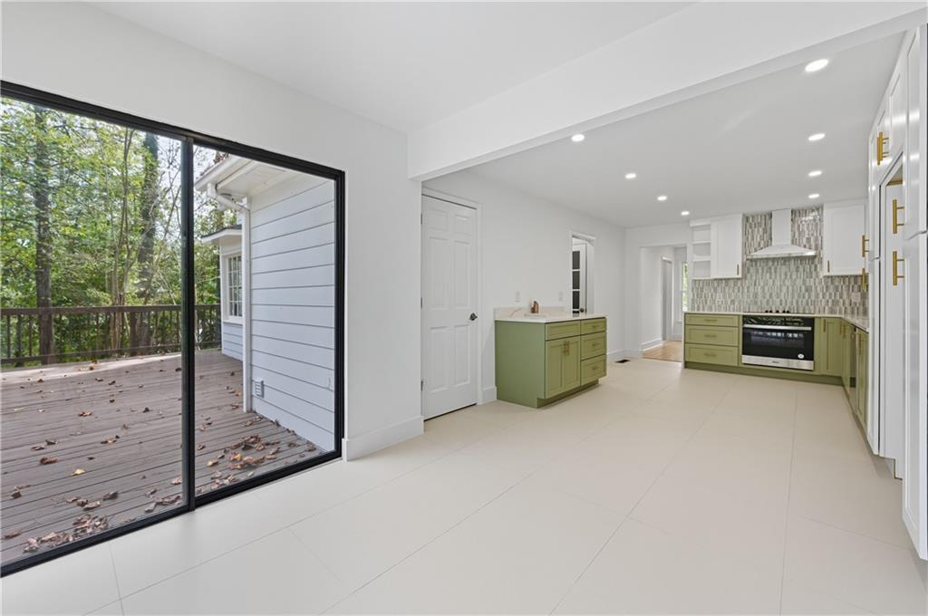 51 SE Queen Anne Drive